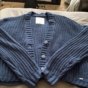 Hollister Cropped sweater